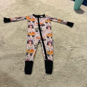 The Sleepy Sloth Monster truck bamboo zippy 6-12